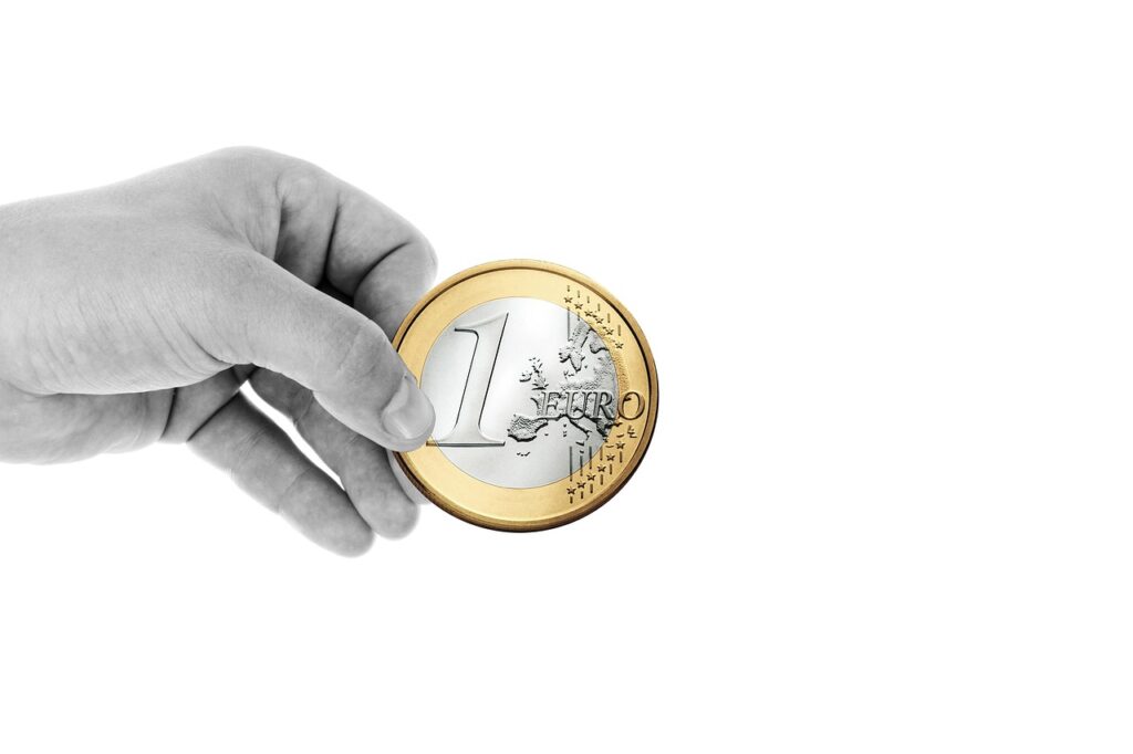 European shares slip as French fiscal turmoil drives weekly loss