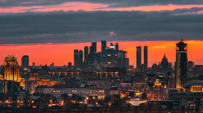 Russia stocks lower at close of trade; MOEX Russia Index unchanged