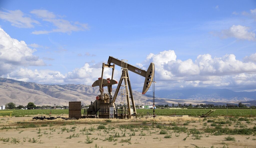 US stock futures muted as oil stays above 0 ahead of earnings