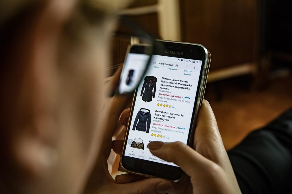 3M expands Amazon data center partnership, shares gain