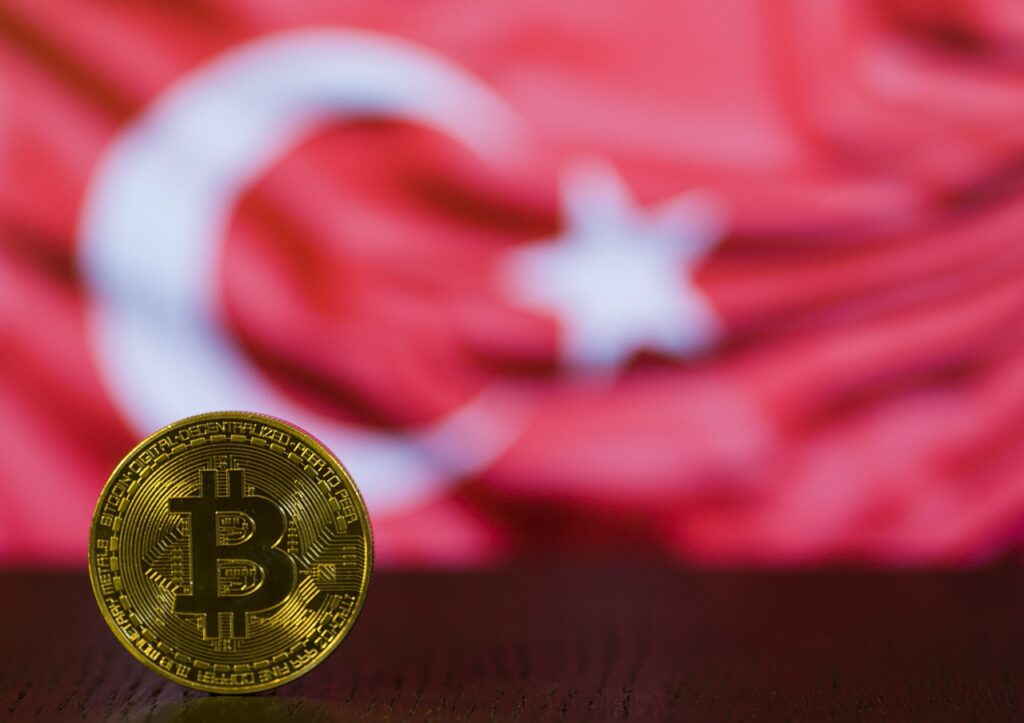 Bitcoin holds above ,000 ahead of U.S. inflation data as altcoins lag