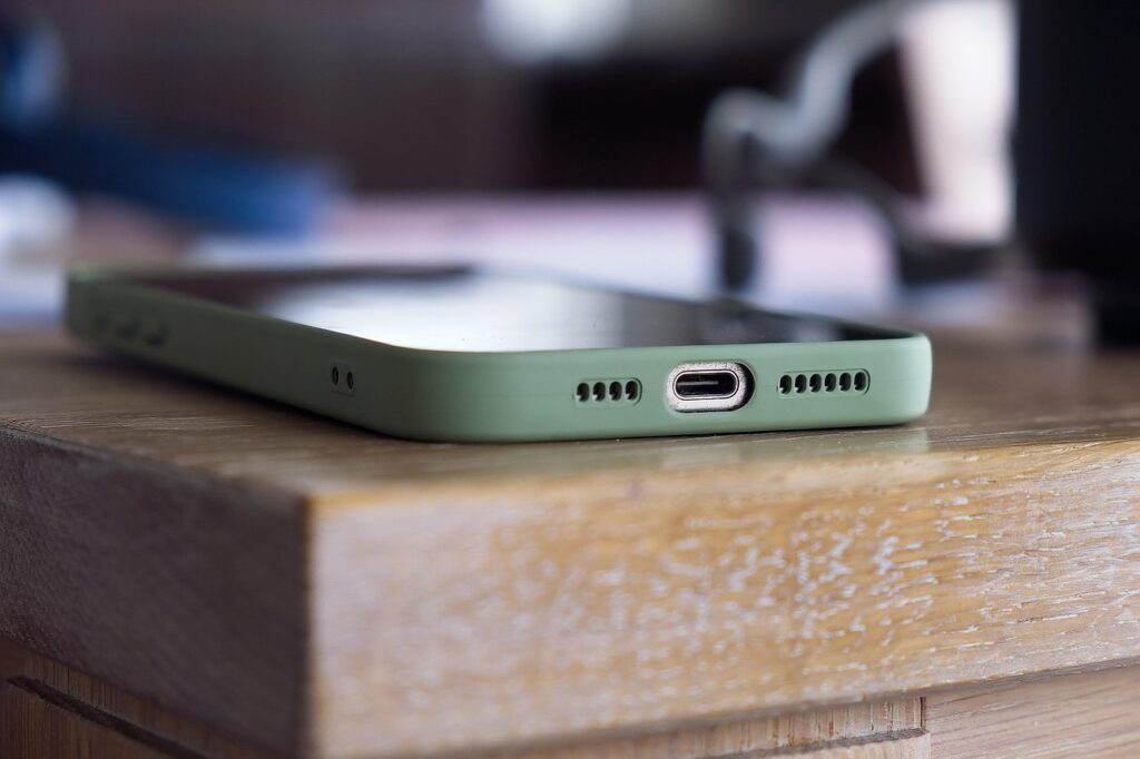 Apple discloses deal to hire team and license tech from personalized podcast startup Huxe